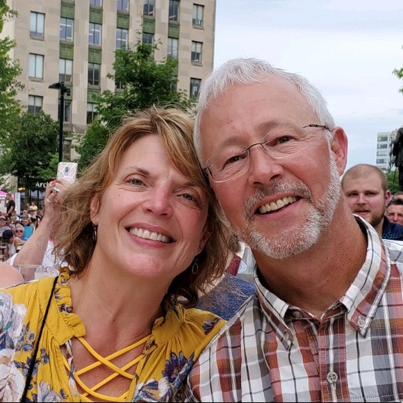 Meet your Posher, Lori - Picture 1 of 1